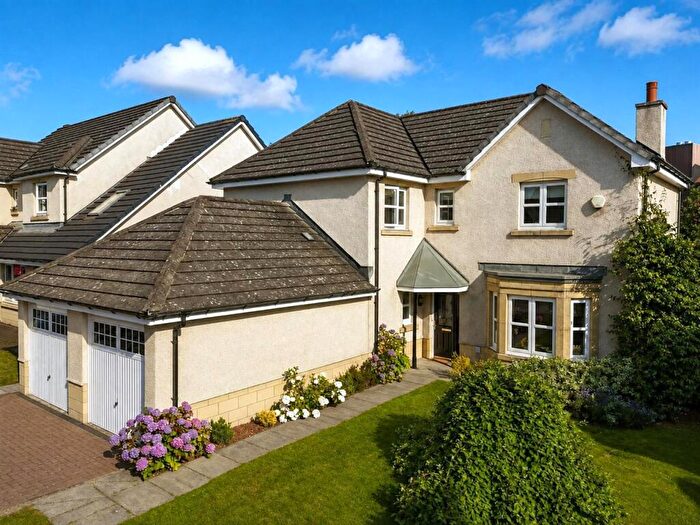 4 Bedroom Detached House For Sale In Academy Place, Bathgate, EH48
