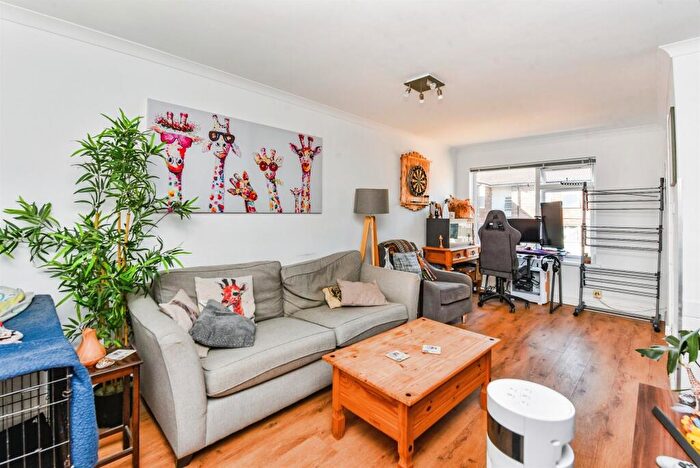 1 Bedroom Flat For Sale In Waiblingen Way, Devizes, SN10