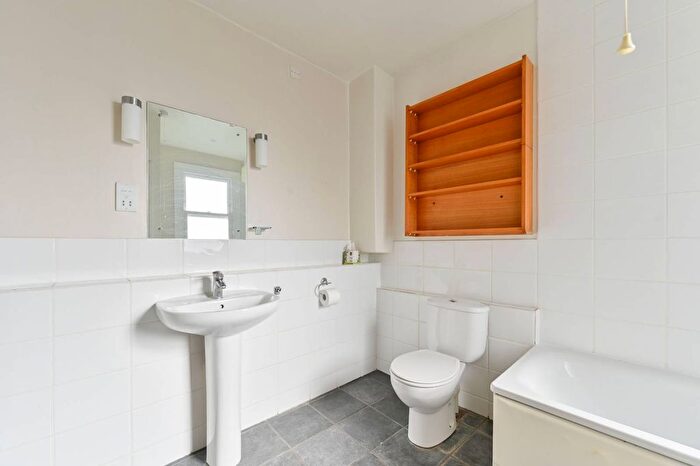 1 Bedroom Flat To Rent In Ivydale Road, Nunhead, London, SE15