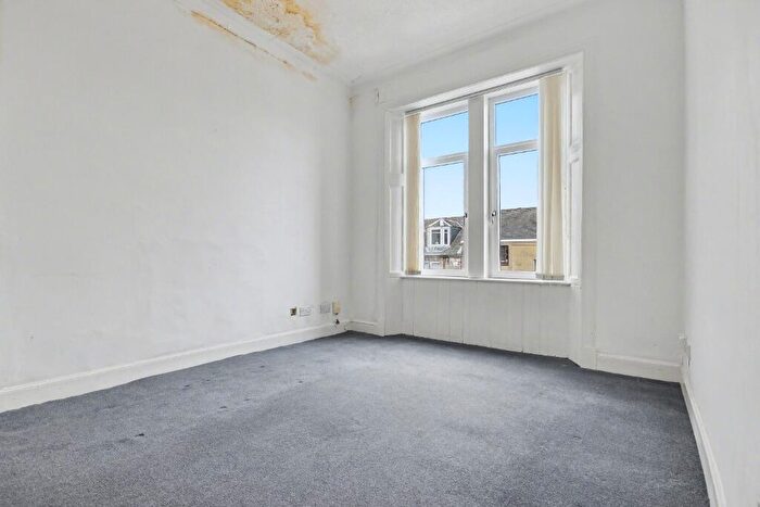 1 Bedroom Flat For Sale In Cardwell Road, Gourock, Gourock, PA19