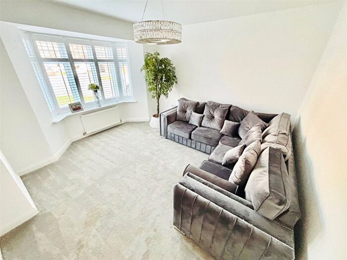 4 Bedroom Detached House For Sale In Waddington Drive, Snaith, Goole, DN14