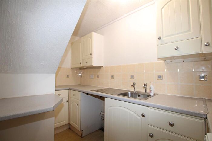 1 Bedroom Maisonette To Rent In Westcliffe Road, Cleckheaton, BD19