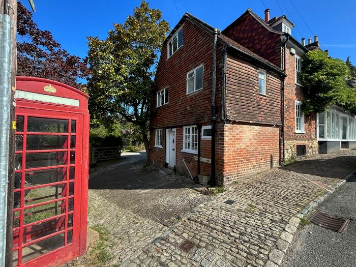 2 Bedroom Property To Rent In High Street, Chipstead, Kent, TN13