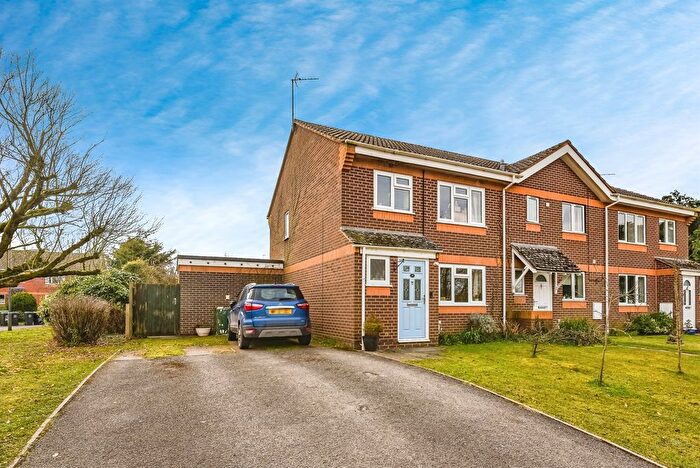 3 Bedroom End Of Terrace House For Sale In Foxley Fields, Urchfont, Devizes, SN10