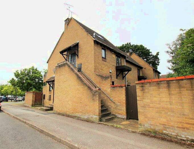 1 Bedroom Maisonette To Rent In Maiden Place, Lower Earley, Reading, RG6