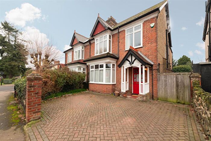 4 Bedroom Semi Detached House For Sale In Queen Annes Grove, Enfield, EN1