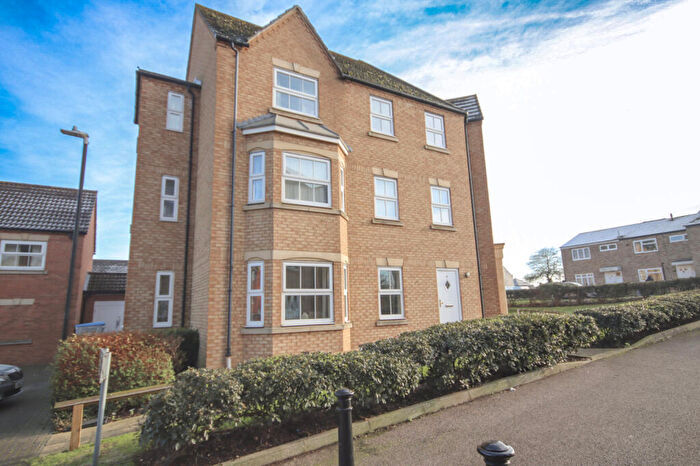 2 Bedroom Flat To Rent In Martin Court, Sittingbourne, ME10