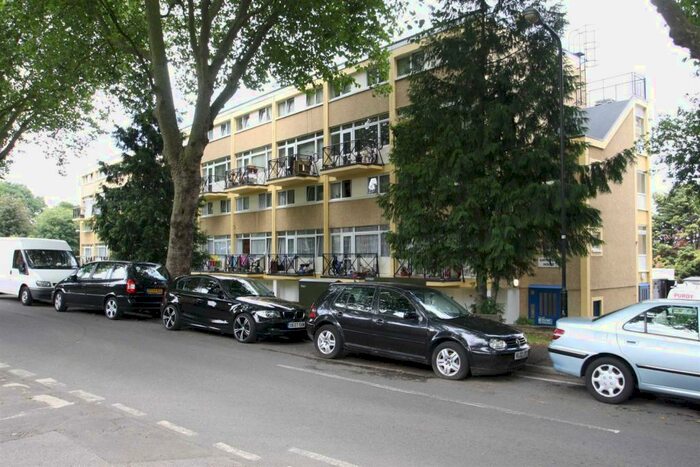 3 Bedroom Flat To Rent In Gaitskell House, The Drive, Walthamstow, E17