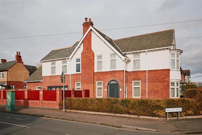 4 Bedroom Detached House For Sale In Beacon Road, Loughborough, LE11