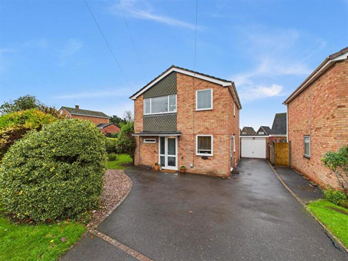 3 Bedroom Detached House For Sale In Blackthorn Road, Stratford-Upon-Avon, CV37