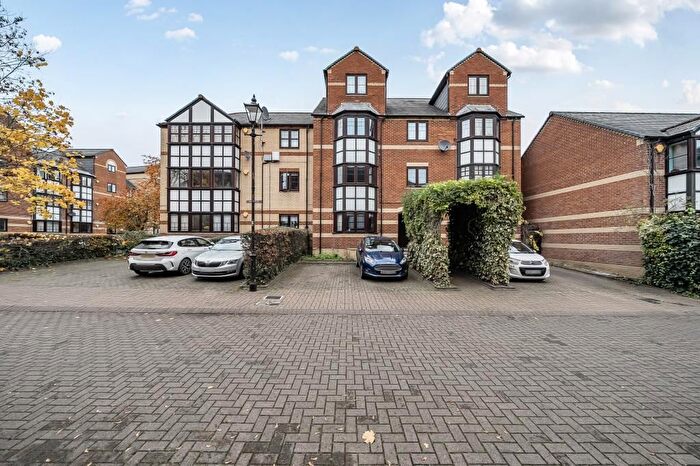 1 Bedroom Flat For Sale In Town Centre, Berkshire, RG1