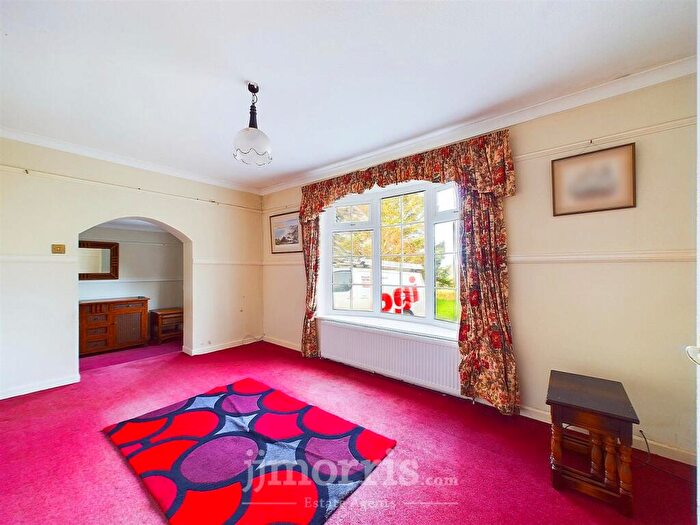 2 Bedroom Chalet For Sale In Blaenwaun, Dwrbach, Scleddau, Fishguard, SA65