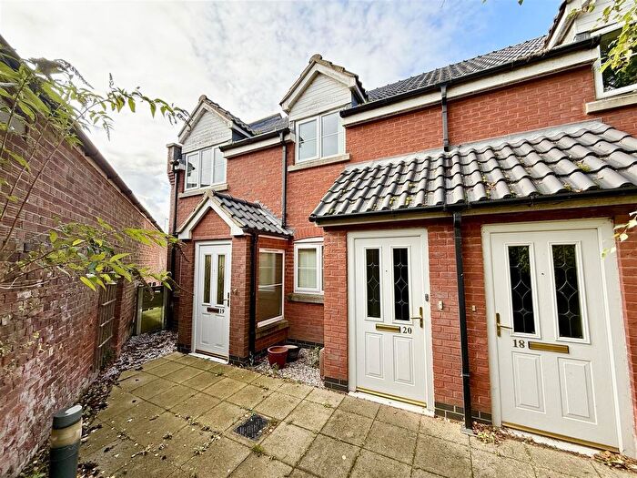 2 Bedroom Flat For Sale In Kingfisher Close, Stalham, NR12