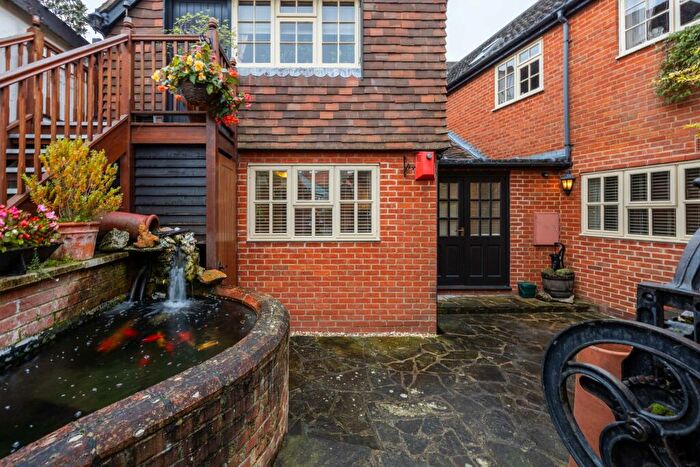 1 Bedroom Flat To Rent In Post Office Lane, Wantage, OX12