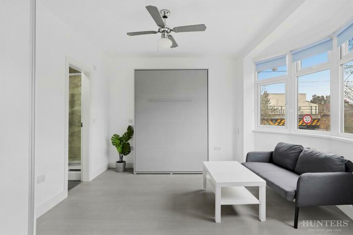 Studio To Rent In Lordship Lane, London, N17