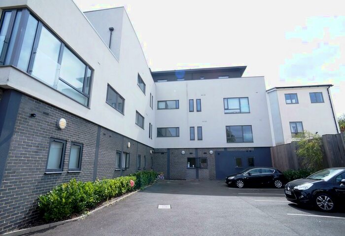 2 Bedroom Flat To Rent In Hill View Court, Sidcup, Kent, DA14