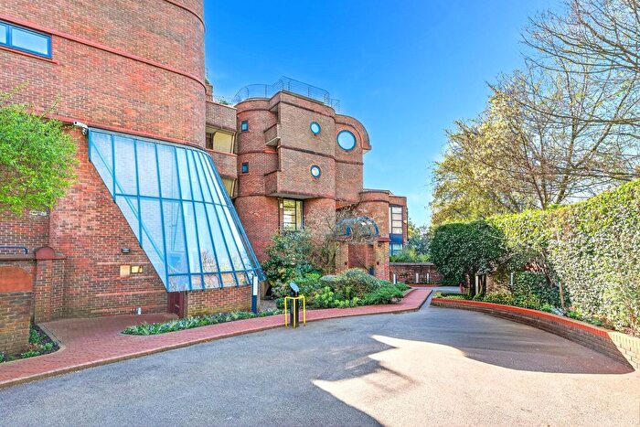 4 Bedroom Flat For Sale In St. Regis Heights, Hampstead, London, NW3