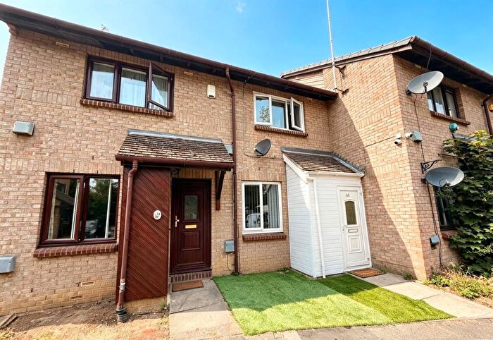 2 Bedroom End Of Terrace House To Rent In Pycroft Way, Edmonton, N9