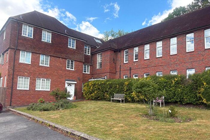 1 Bedroom Flat For Sale In Old Lane, Dockenfield, Farnham, Surrey, GU10
