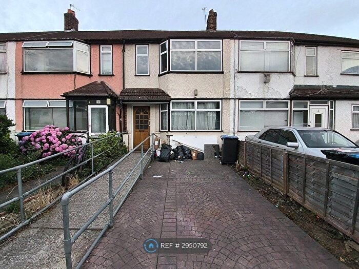3 Bedroom Terraced House To Rent In Shirley Grove, London, N9