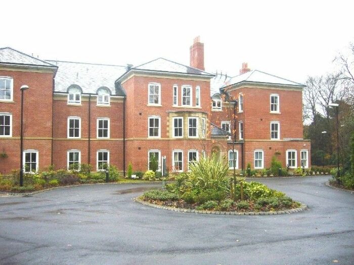2 Bedroom Flat To Rent In Bloomfields, Bolton, BL1