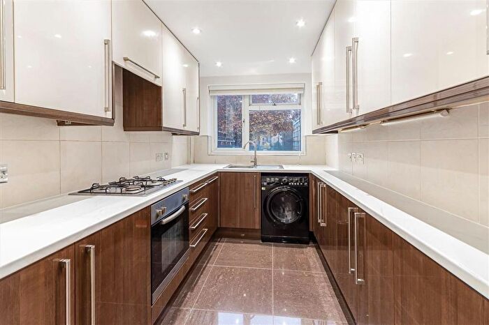 2 Bedroom Flat To Rent In Haddo Street, Greenwich, SE10