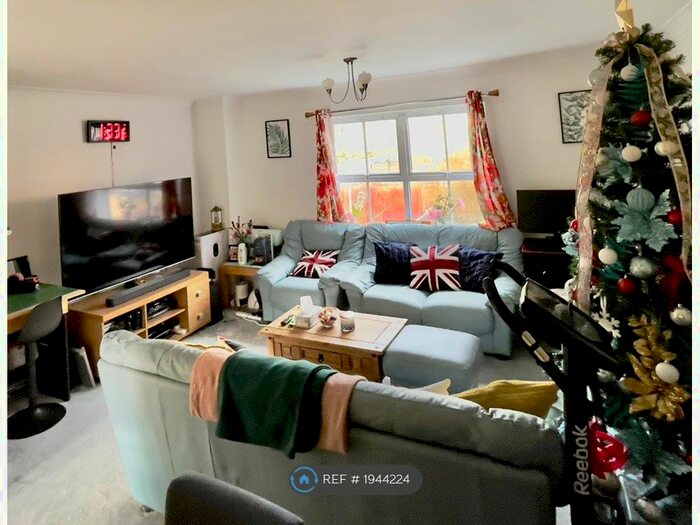 3 Bedroom Terraced House To Rent In Arklay Close, Uxbridge, UB8