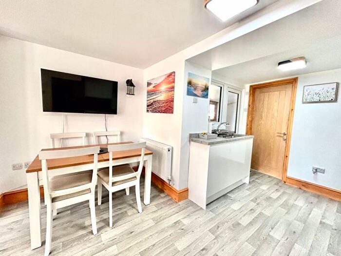 2 Bedroom Cottage For Sale In Wind Street, Conwy, LL32