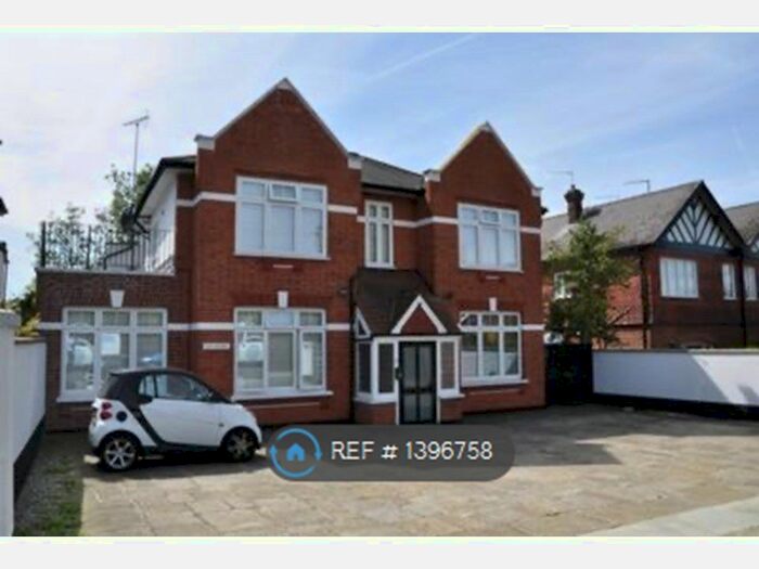 2 Bedroom Flat To Rent In Northwood, Barnet, EN5