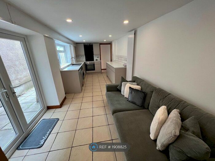 5 Bedroom Terraced House To Rent In Wyeverne Road, Cardiff, CF24