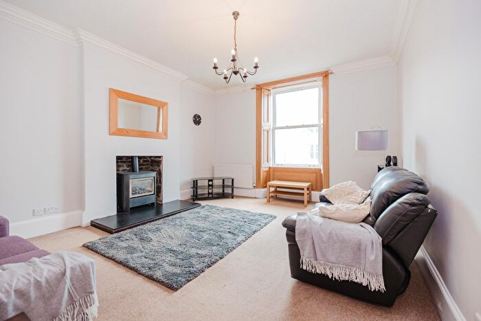 2 Bedroom Flat To Rent In Leith Walk, Edinburgh, EH6