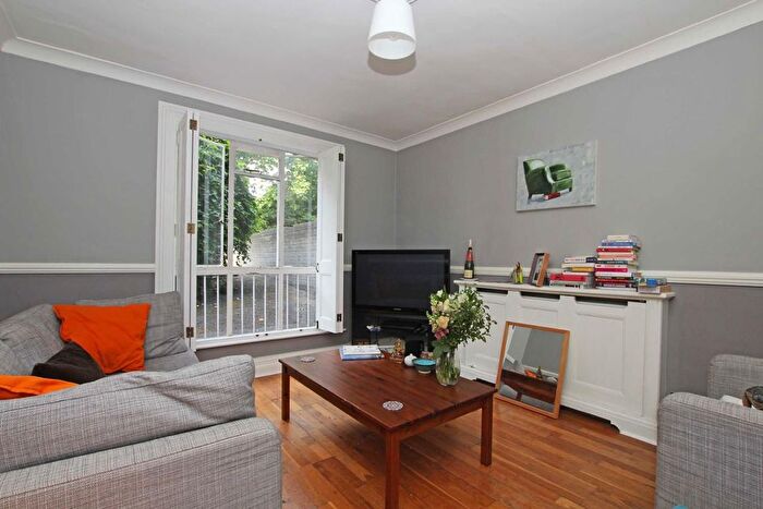 1 Bedroom Flat To Rent In Highbury Grove, Islington, N5