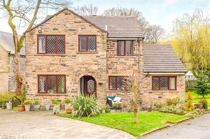 4 Bedroom Detached House For Sale In Rectory Close, Marsden, Huddersfield, HD7