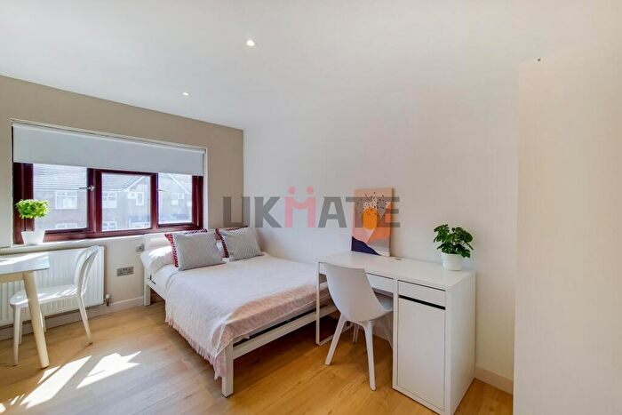 1 Bedroom Flat To Rent In Ablett Street, SE16