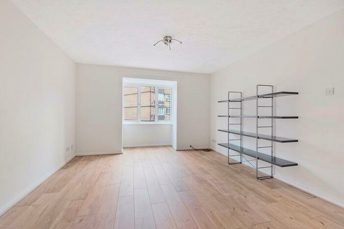 2 Bedroom Apartment To Rent In Rossetti Road, Bermondsey, SE16