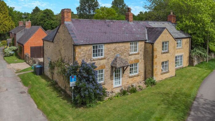 5 Bedroom Detached House For Sale In Little Compton, Moreton-in-Marsh, Gloucestershire, GL56
