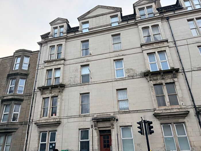 2 Bedroom Flat To Rent In Arbroath Road, Dundee, DD4