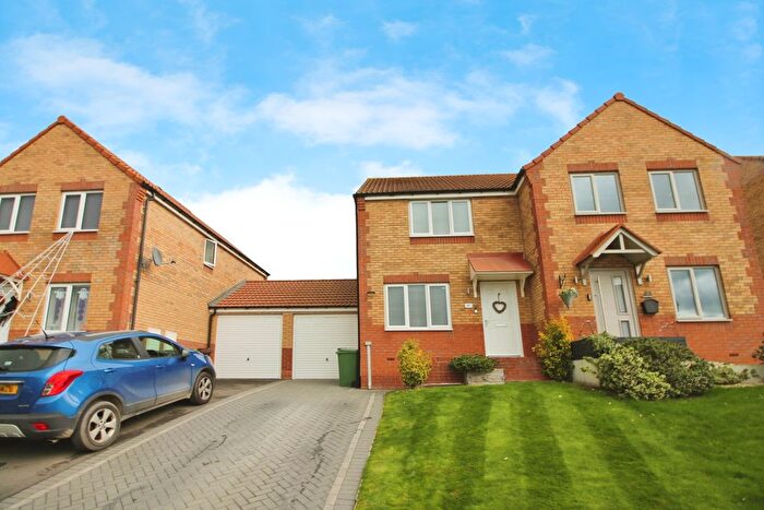2 Bedroom Semi Detached House For Sale In Wedgewood Way, Knottingley, WF11