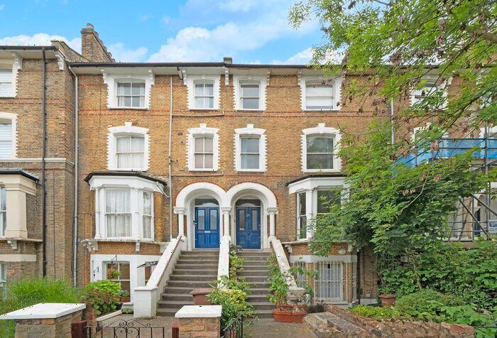 1 Bedroom Flat To Rent In Amhurst Road, London, N16