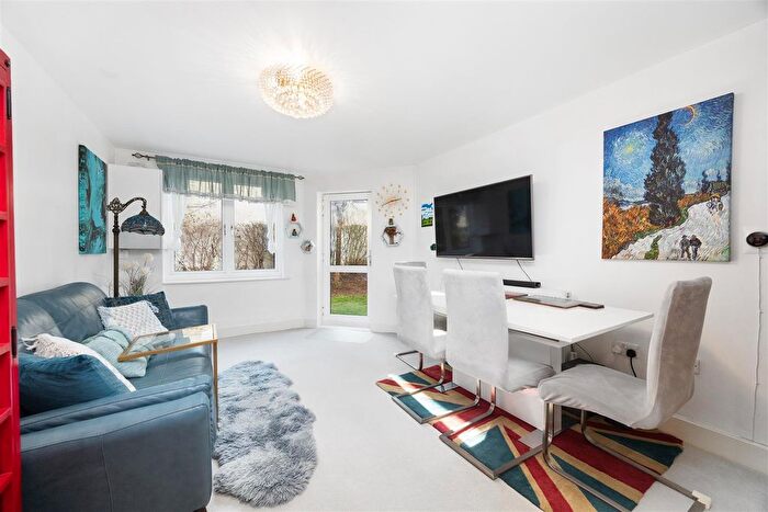 3 Bedroom Flat To Rent In Malvern Road, London, NW6