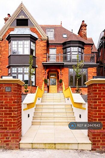 2 Bedroom Flat To Rent In Preston Park Avenue, Brighton, BN1