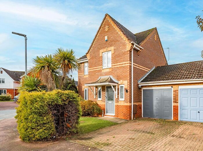 3 Bedroom Detached House For Sale In Birch Road, Hethersett, NR9