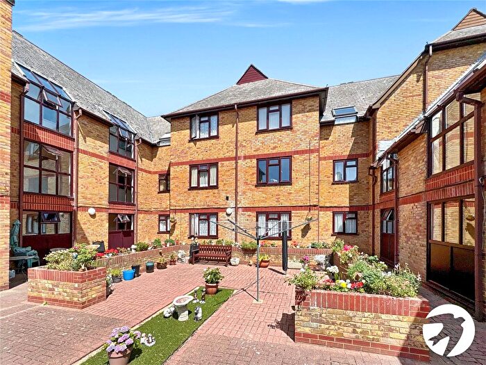 1 Bedroom Flat To Rent In Canterbury Road, Sittingbourne, Kent, ME10