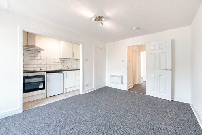 1 Bedroom Flat To Rent In Isla Street, Dundee, DD3