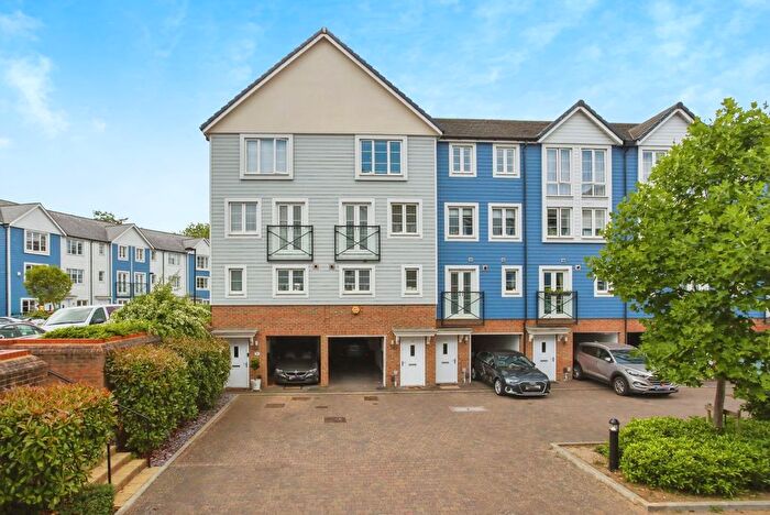 4 Bedroom Terraced House For Sale In Crabapple Road, Tonbridge, Kent, TN9