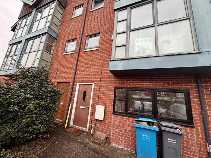 4 Bedroom House To Rent In Platt Lane, M14