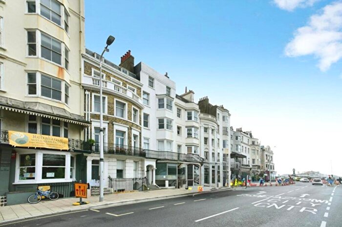 2 Bedroom Flat For Sale In Old Steine, Brighton, East Sussex, BN1