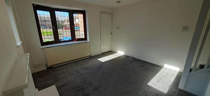 2 Bedroom End Of Terrace House To Rent In Castle Court Castle Street, Grimsby, DN32