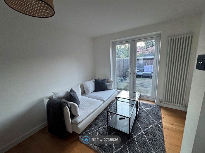 1 Bedroom Semi Detached House To Rent In Temple Close, London, E11