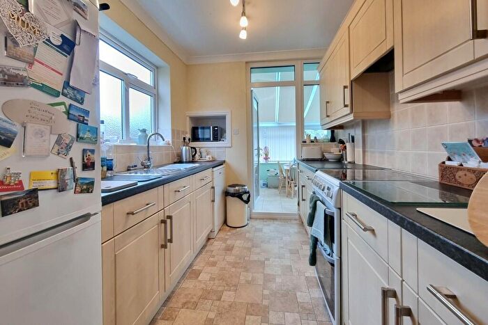 3 Bedroom End Of Terrace House For Sale In Drayton, Hampshire, PO6
